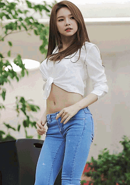 Whats this girl name? Source? Video link?