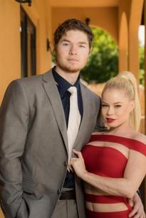 What's the name of this pornstar?