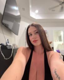 What's the name of this pornstar?