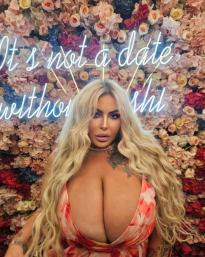 What's the name of this pornstar?