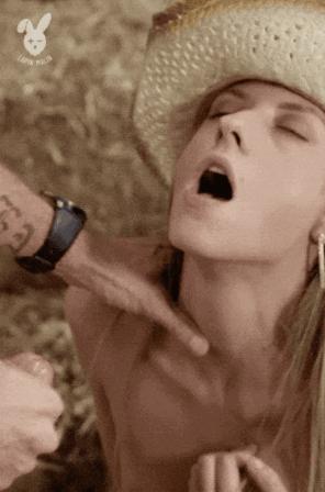 What's the name of this pornstar?