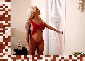 What's the name of this pornstar?