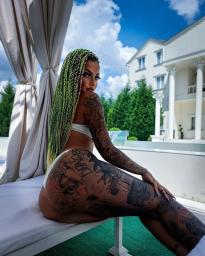 What's the name of this pornstar?