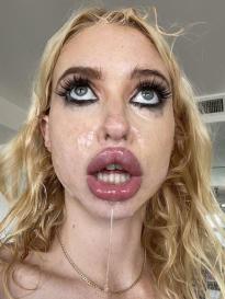What's the name of this pornstar?