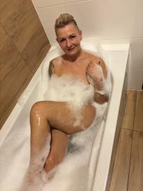 What's the name of this pornstar?