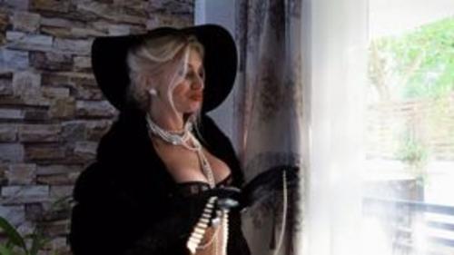 What's the name of this pornstar?
