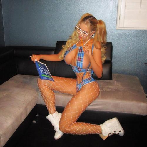 What's the name of this pornstar?