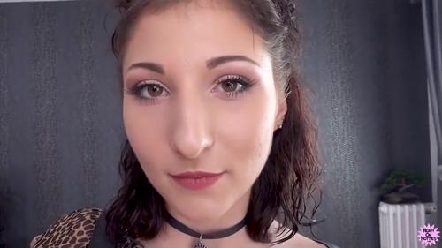 What's the name of this pornstar?