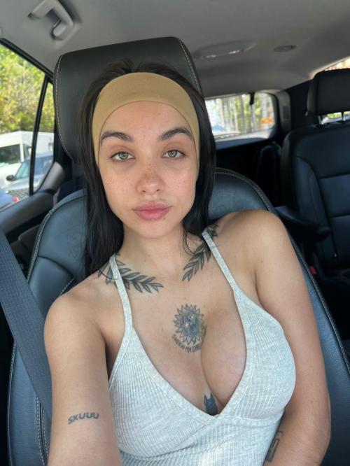 What's the name of this pornstar?