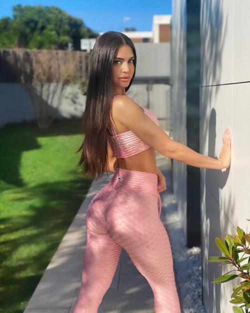 What's the name of this pornstar?